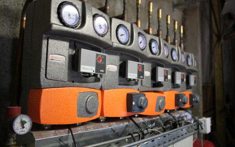 Chauffage bois & granulés - 4 circuits de chauffage et eau chaude sanitaire (Lindner & Sommerauer)